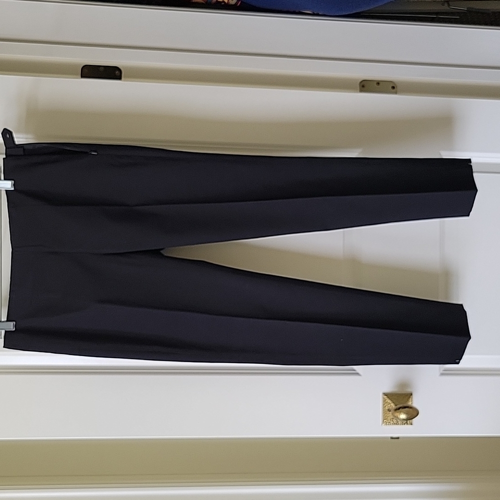 J.Jill skinny leg pants.Size 4, black,98%cotton,2%spandex. Side zipper,back pock